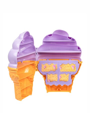 Cookeez Makery Yum Yumz Collector Case with 6 Plush Toys
