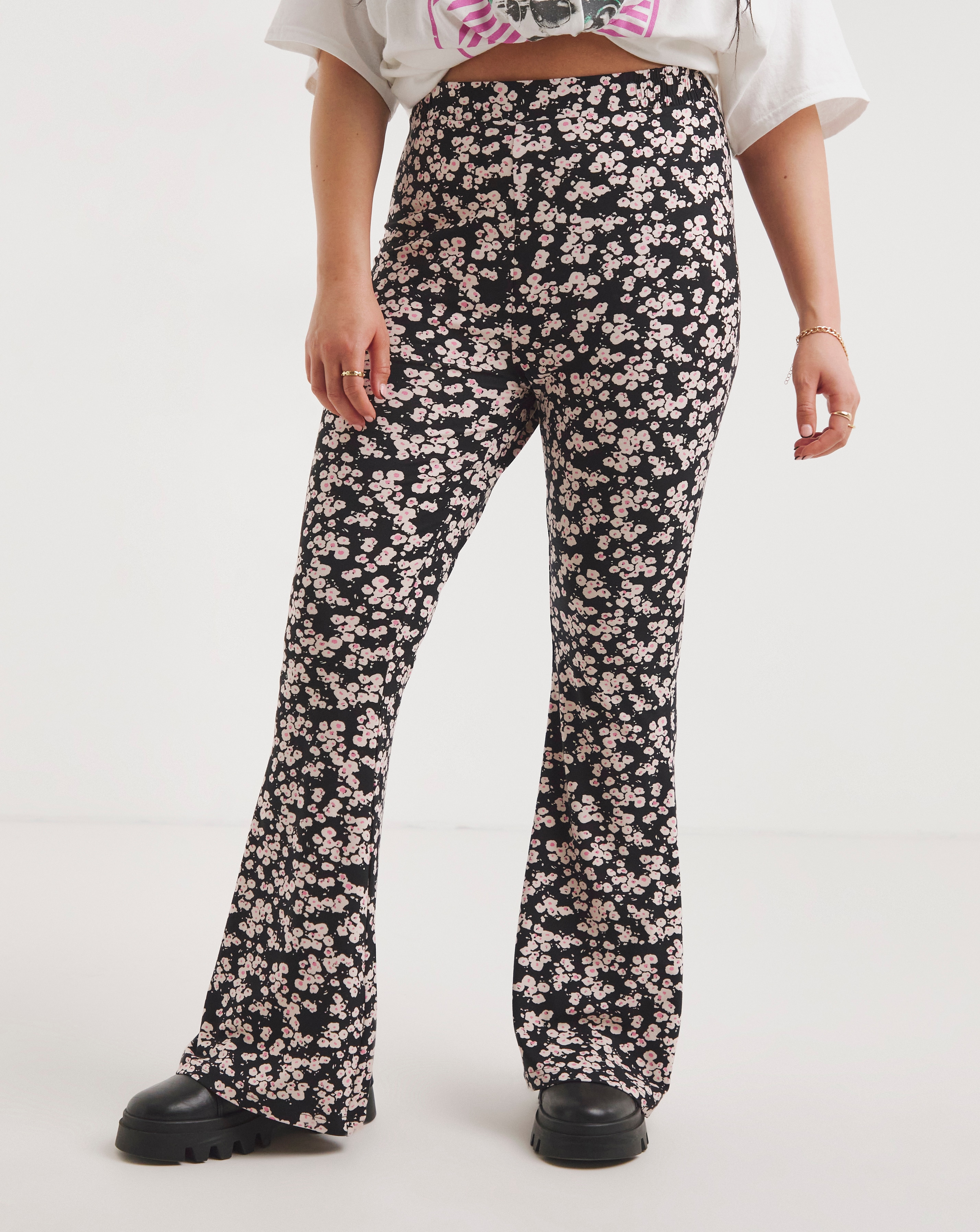 Flared deals floral trousers