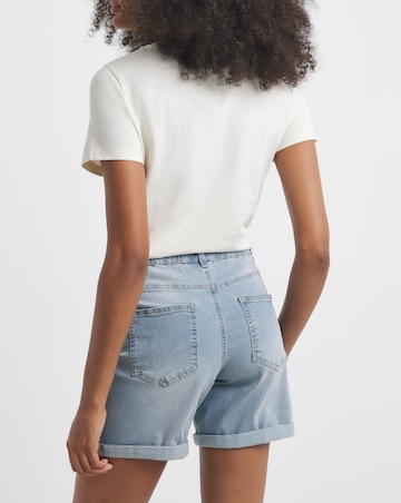 Super Light Wash 24/7 Mid Shorts