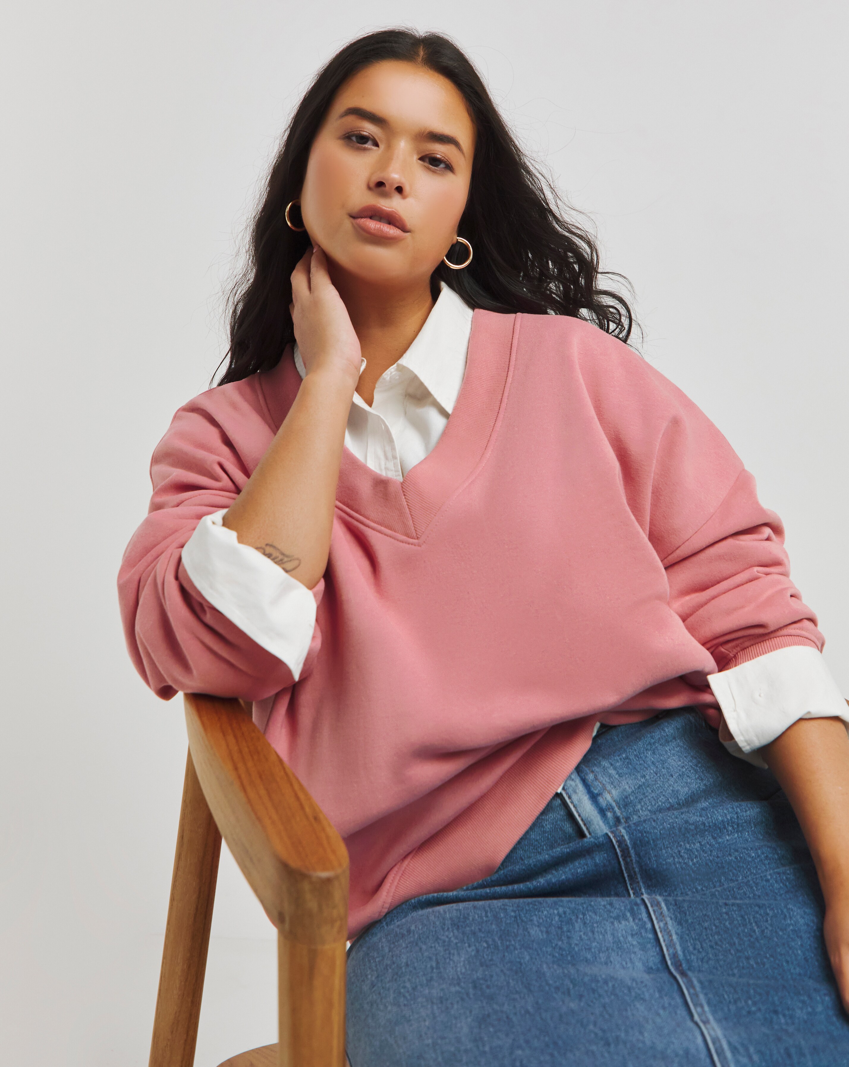 Deep v neck sweatshirt 2025