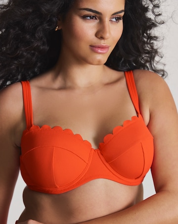 MAGISCULPT Underwired Scallop Edge Bandeau Bikini Top