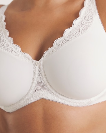 Triumph Amourette Minimiser Wired Bra White