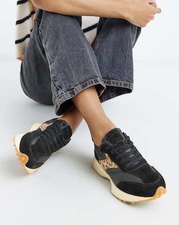 Akira Retro Runner Trainer - Extra Wide Fit (EEE)