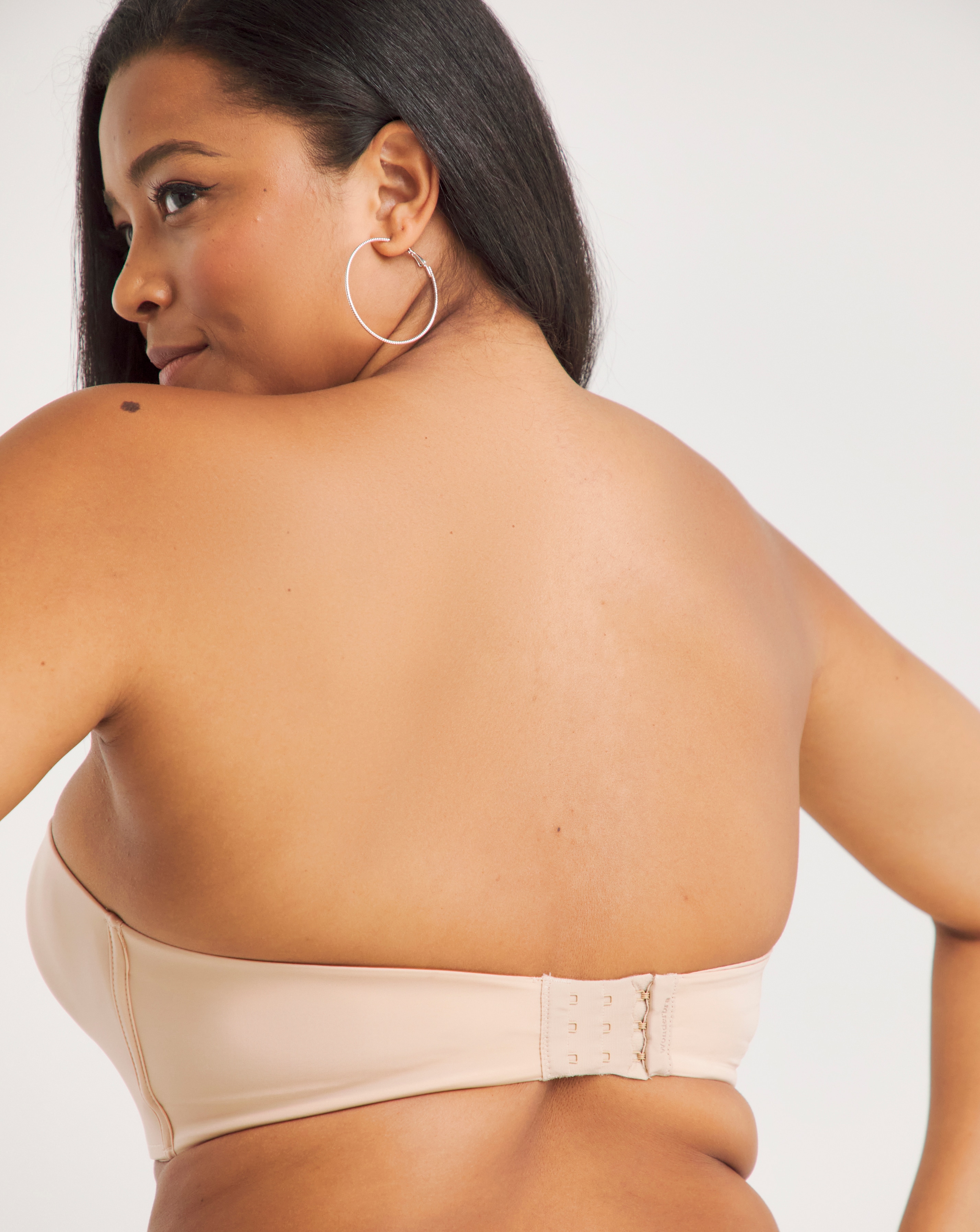 Unique hand-shaped polycarbonate technology provides perfect support. 