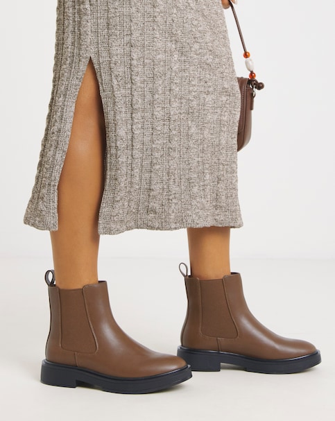 Arya Classic Chelsea Boots - Extra Wide Fit (EEE)