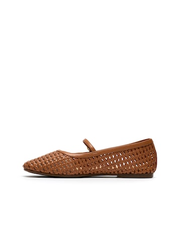 Clarks Tan Weave Livia Sky Shoes - Standard Fit (D)