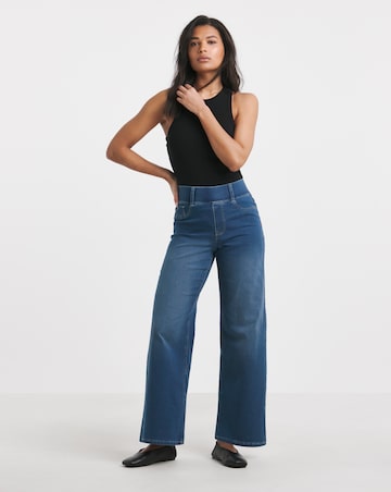 Mid Wash Wide Leg Pull On Jegging