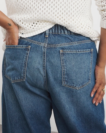Mid Wash Barrel Leg Jeans