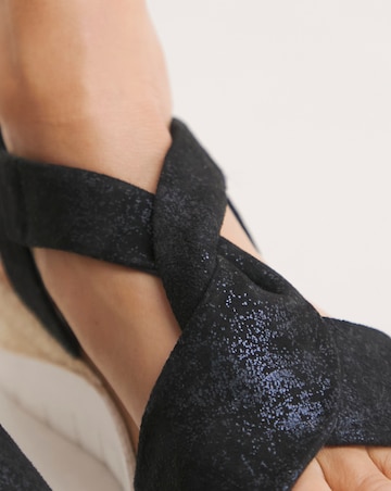 Beau Leather Crossover Sandal Extra Wide EEE Fit