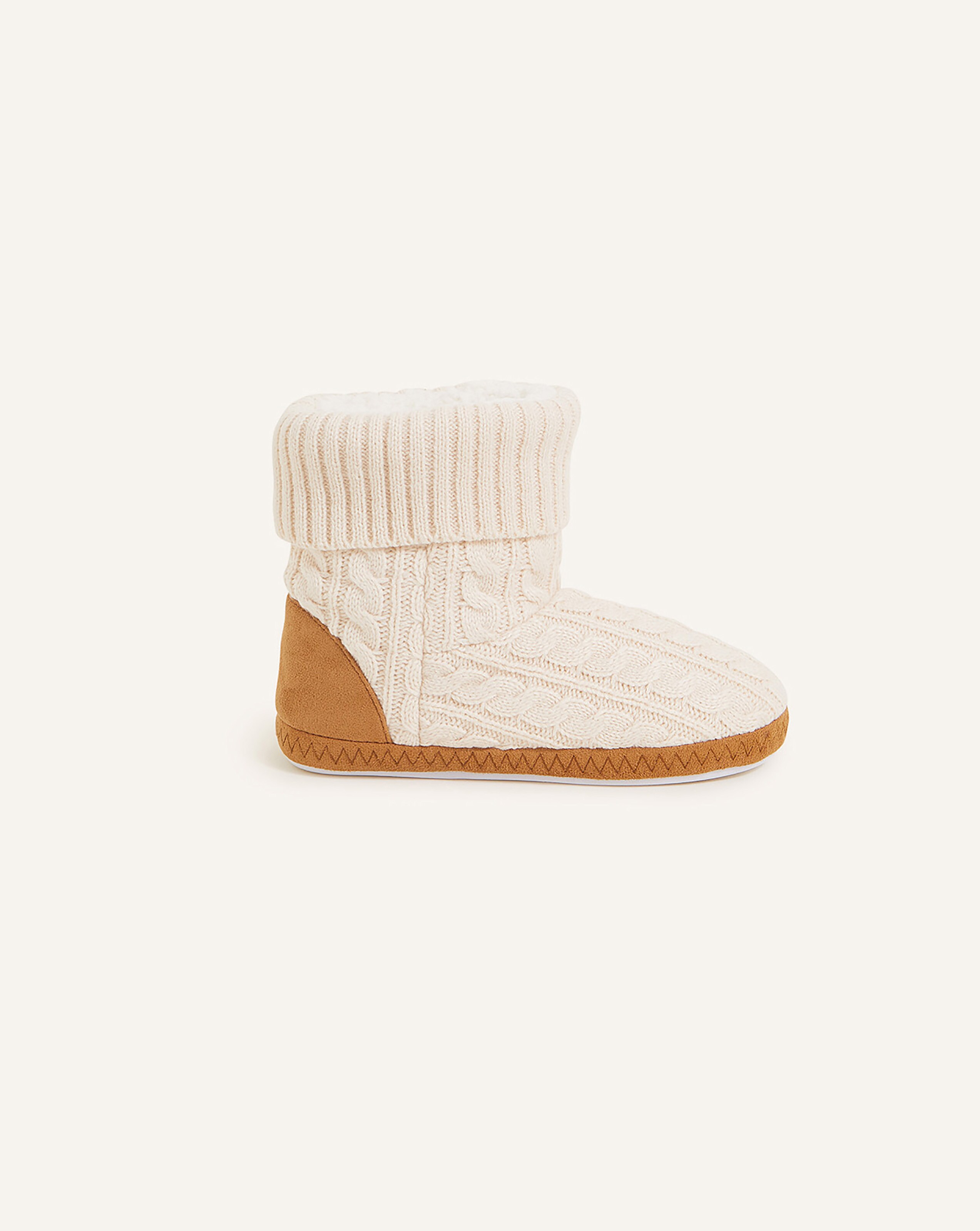 Slippers sales size 6.5