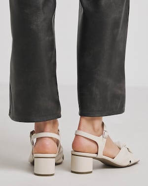Volume Twist Block Heel Sandal EEE Fit - Image 3