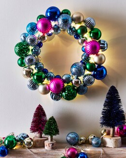 Lit Bauble Wreath