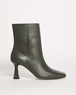 Leather Square Toe Boot E Fit
