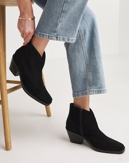 enzo angiolini suede boots