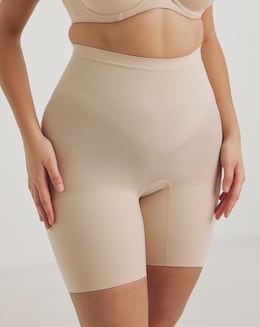 Spanx Everyday Seamless Medium Control Mid Thigh Short