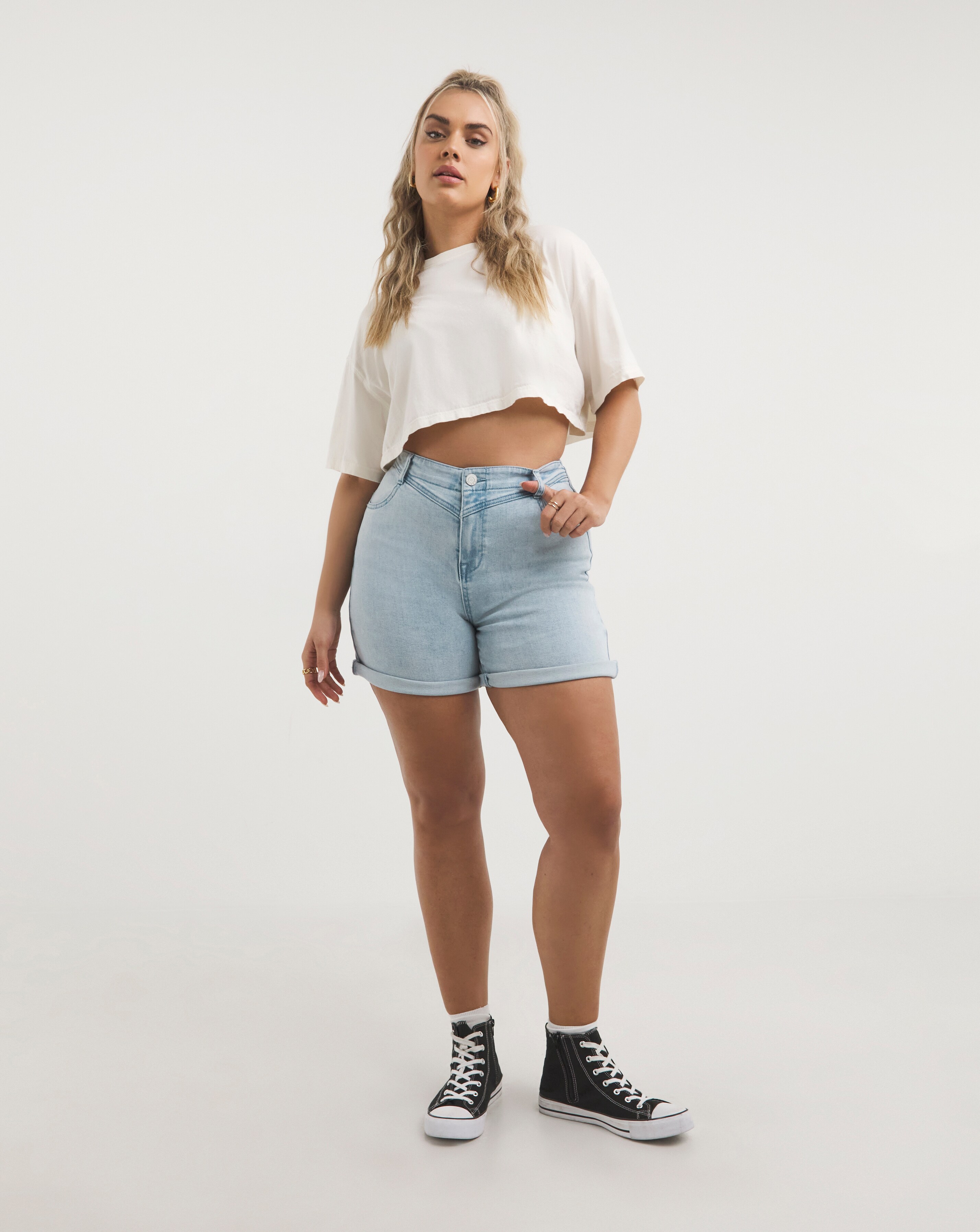 Women s Plus Size Shorts in Sizes 10 32 Simply Be Page 3
