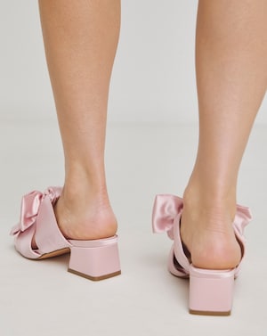 Double Bow Low Heel Mules Wide - Image 2