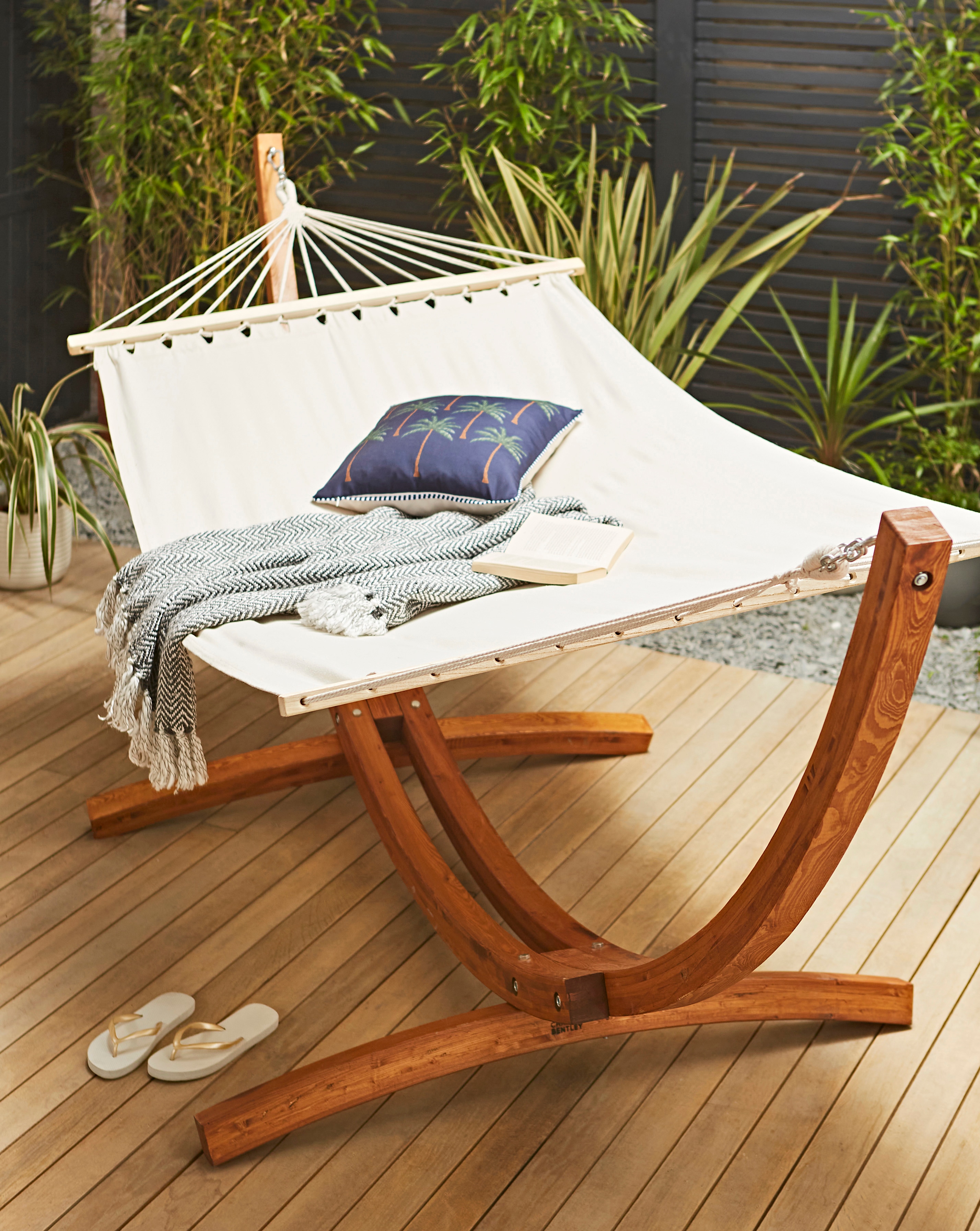 New In - Charles Bentley Garden Hammock