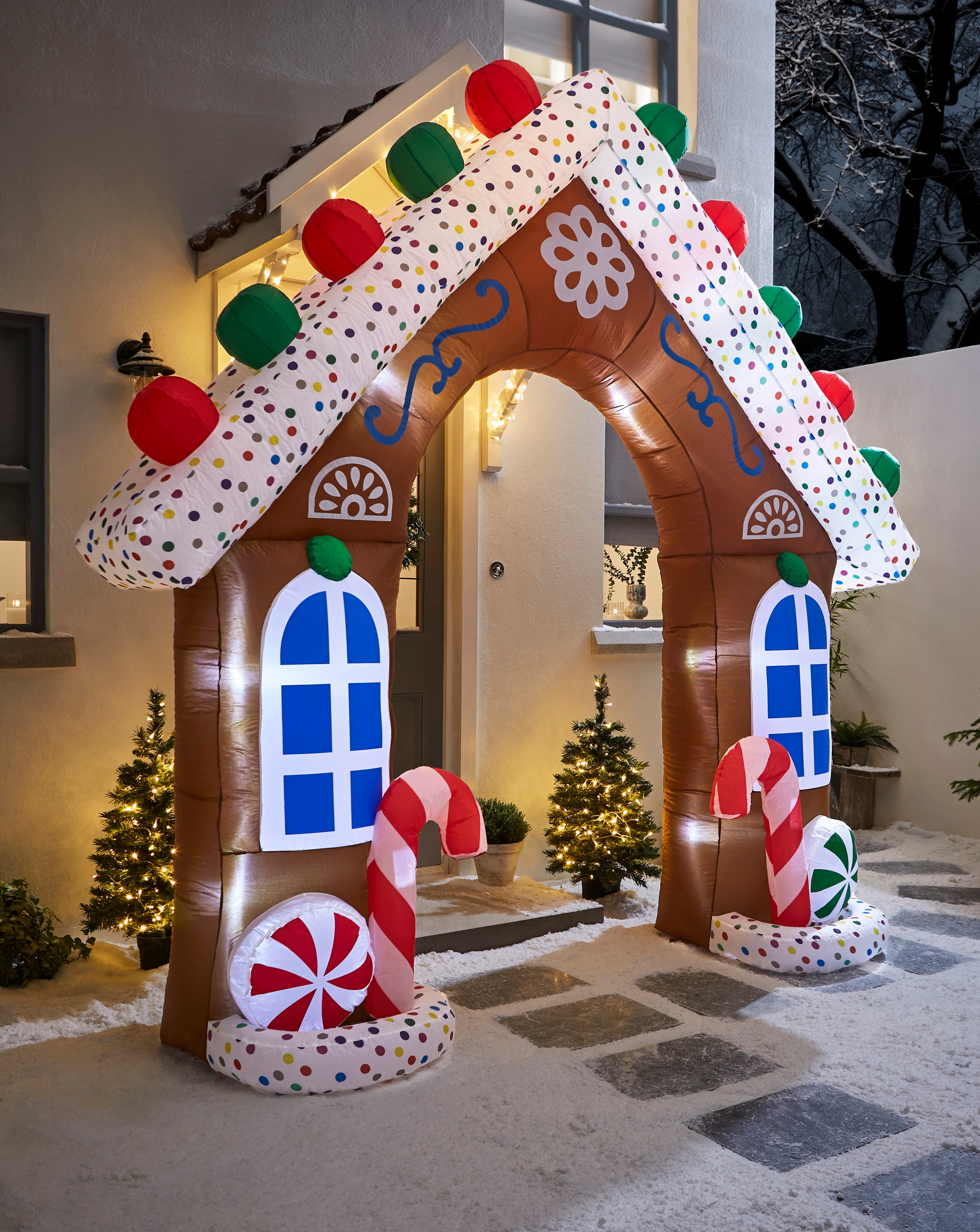 Inflatable Gingerbread Arch - 2.7m