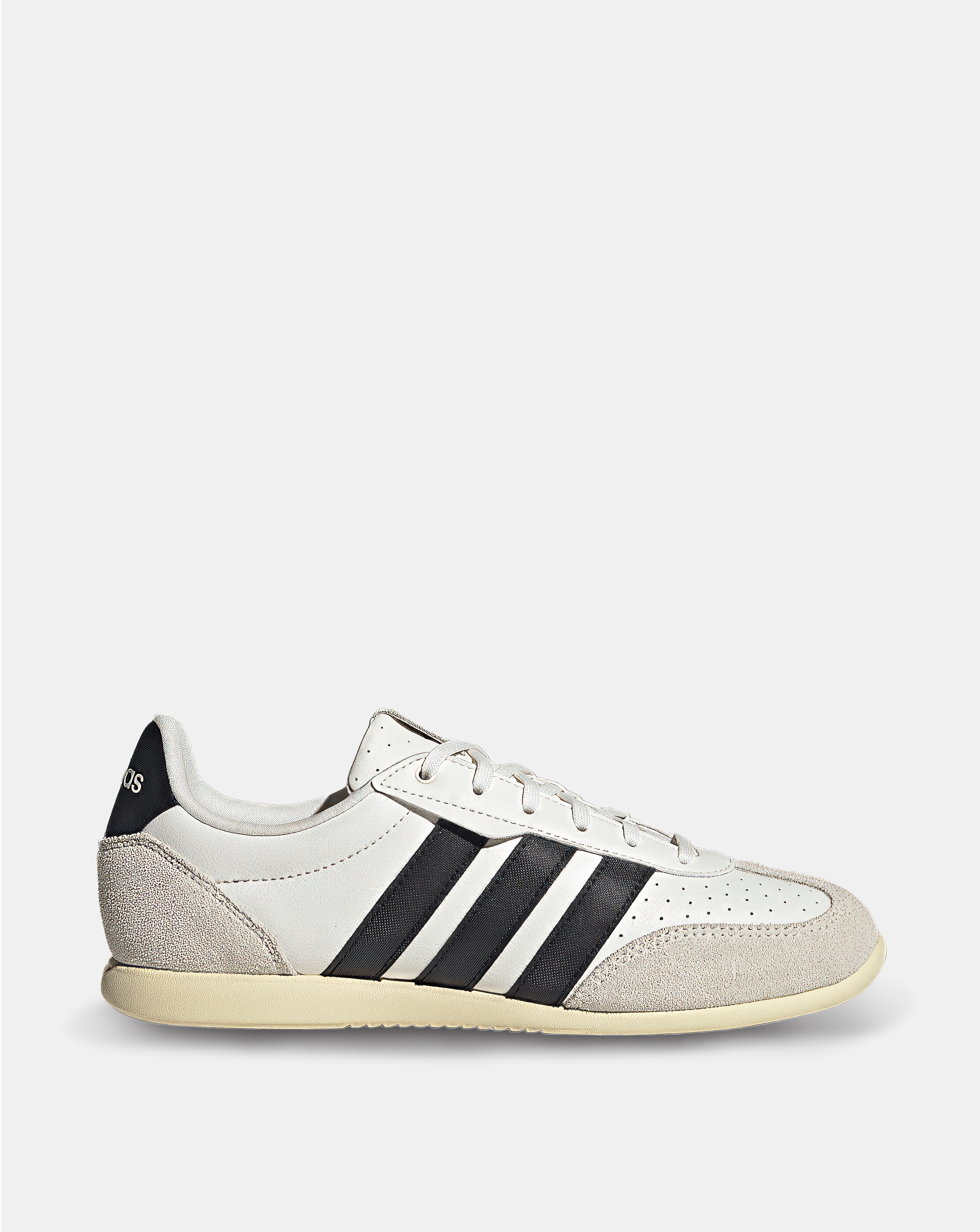 New In - adidas Barreda Lo Trainers