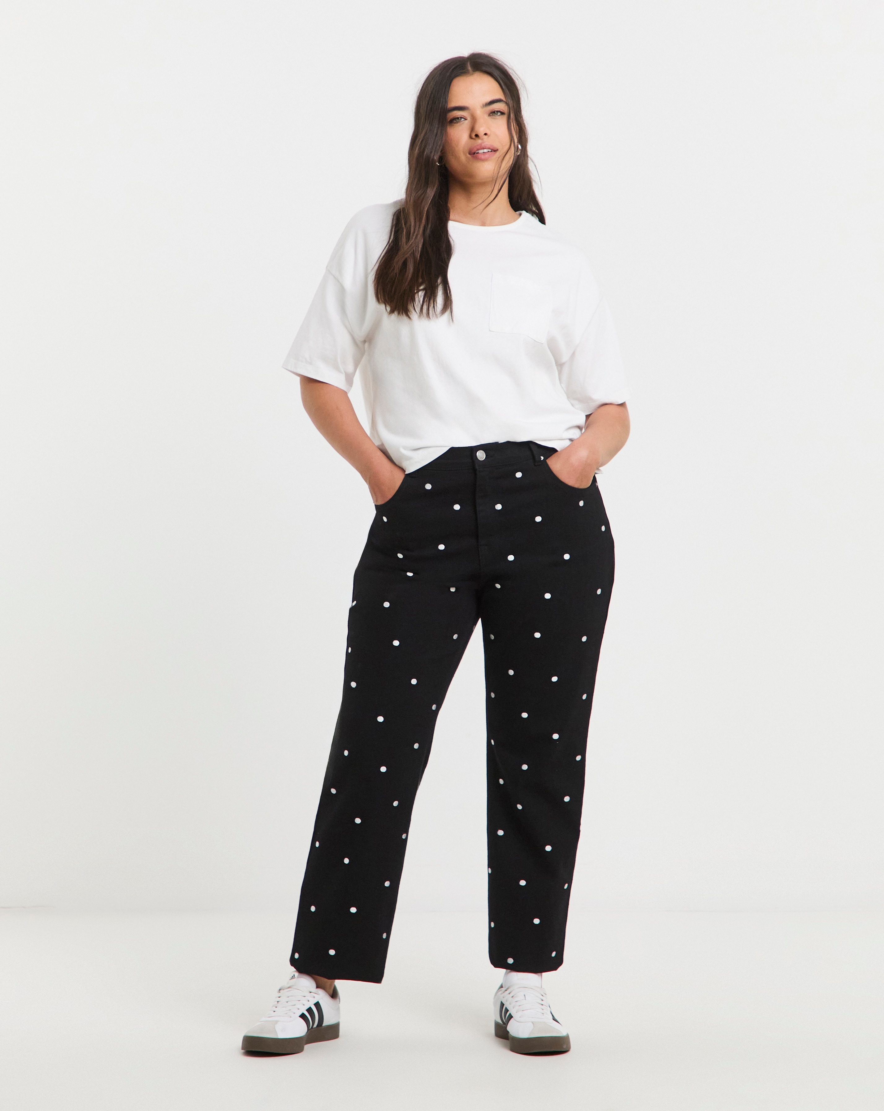SBE Mono Embroidered Spot Straight Jeans