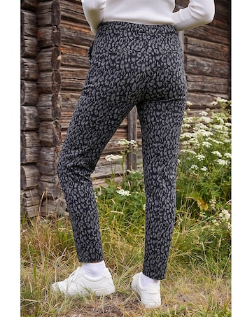 Roman Check Print Tapered Jogger