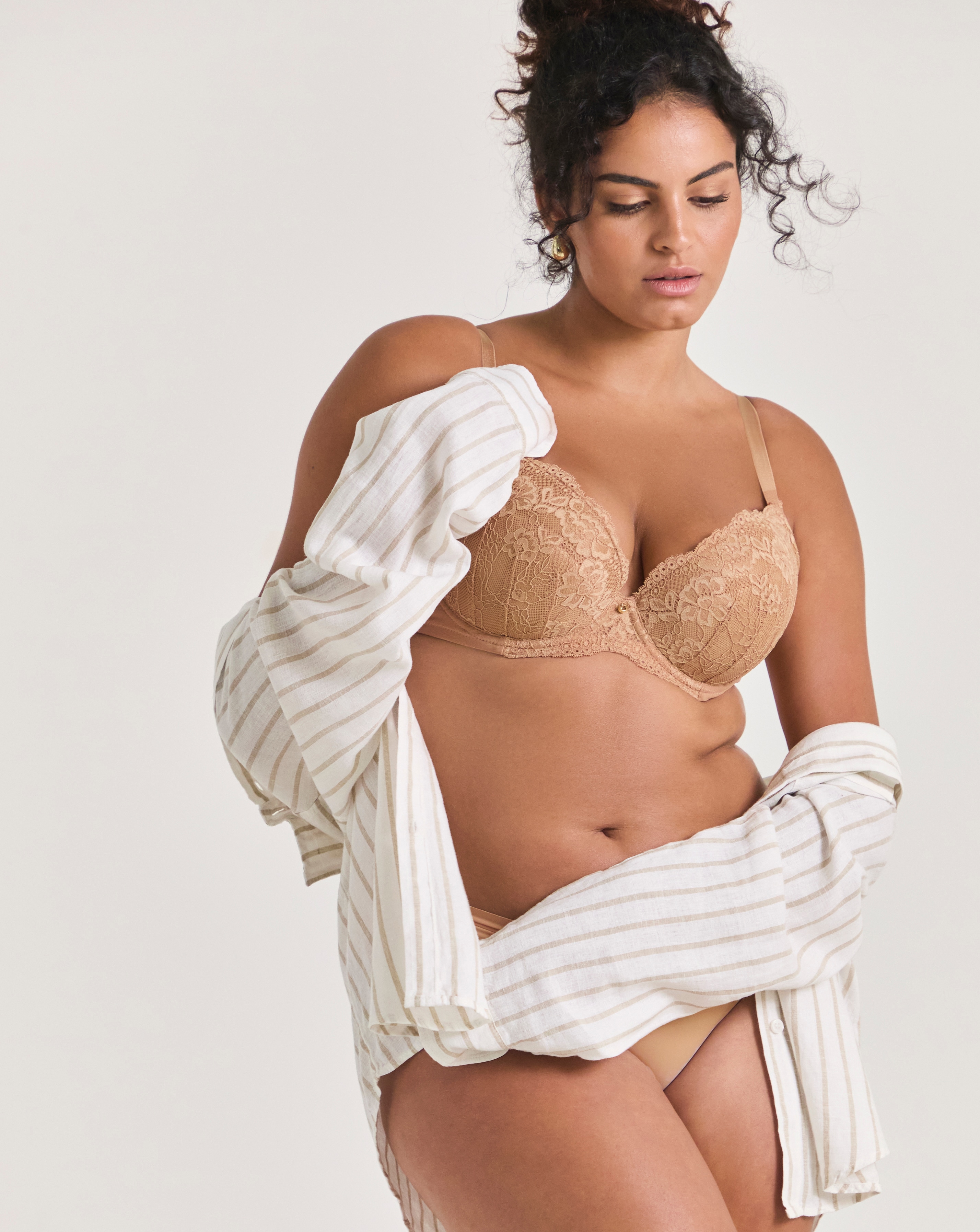 Ann Summers Sexy Lace Plunge Bra Nude1