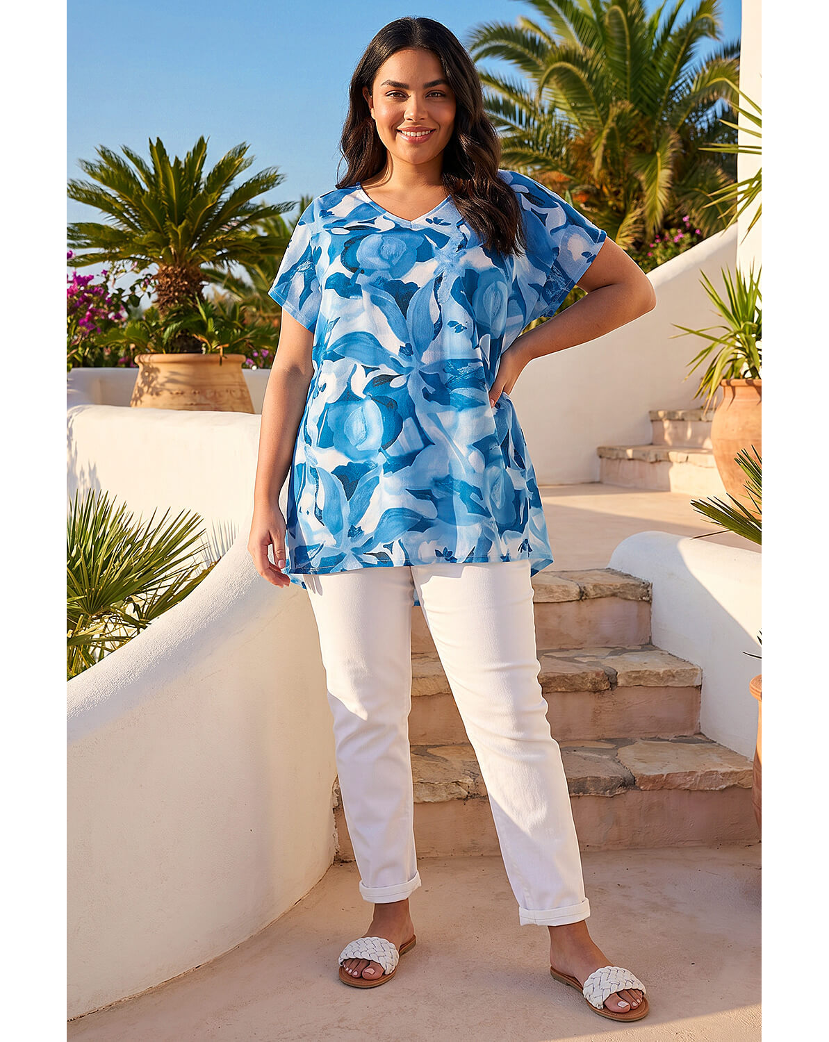 New In - Roman Curve Abstract Print V-Neck Top