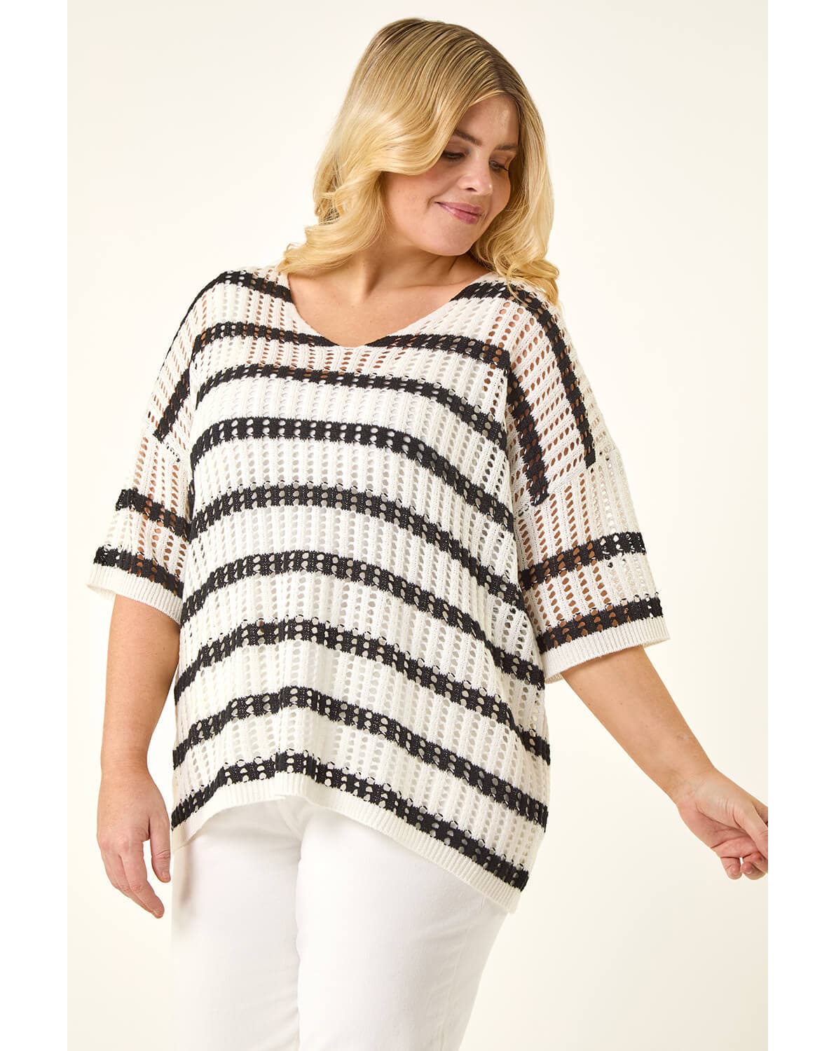 New In - Roman Curve Crochet Knitted Top