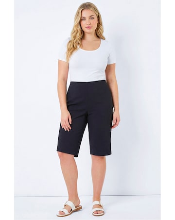 Roman Curve Elastic Waist Knee Shorts
