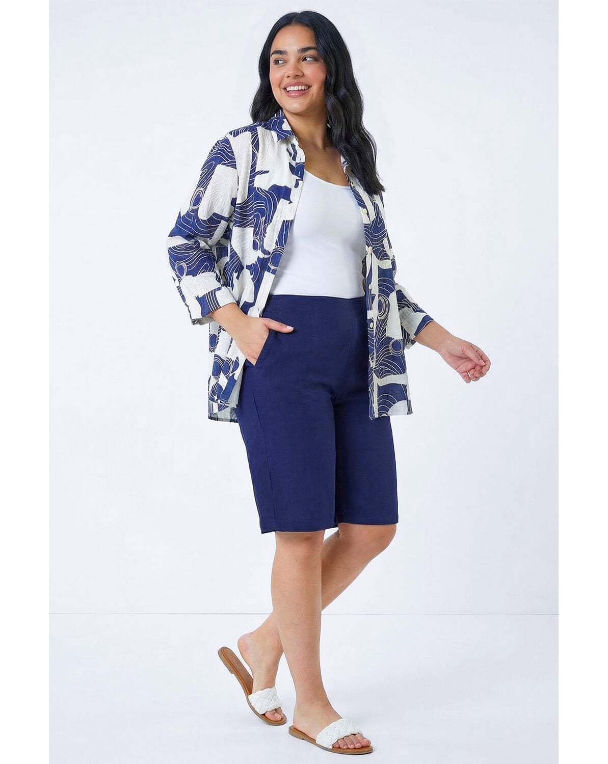 Roman Curve Elastic Waist Knee Shorts - Navy