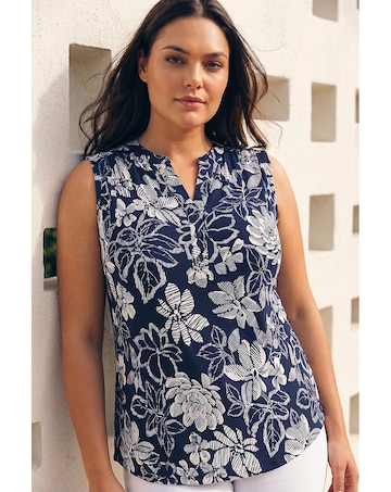Roman Curve Floral Puff Stretch Vest