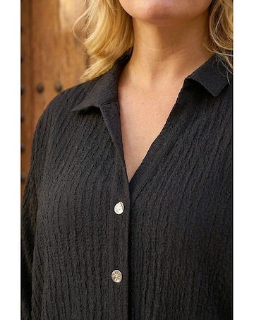 Roman Curve Textured Blouse