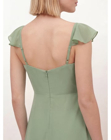 Maya Deluxe Floral Embellished Ruffle Ma