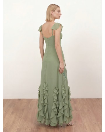 Maya Deluxe Floral Embellished Ruffle Ma