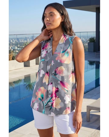 Roman Floral Print Pleat Front Vest