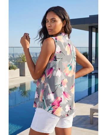Roman Floral Print Pleat Front Vest