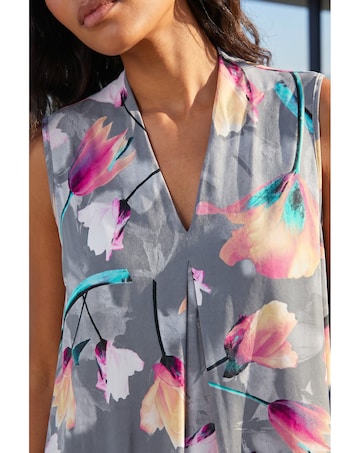 Roman Floral Print Pleat Front Vest