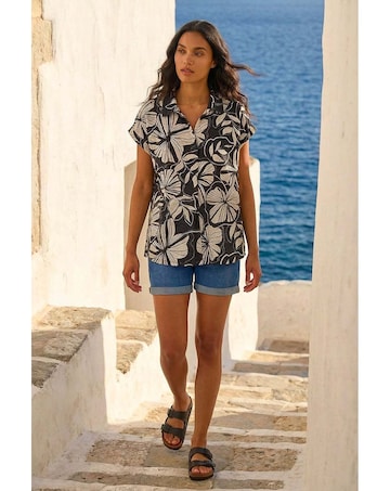 Roman Printed Broderie Collared Top