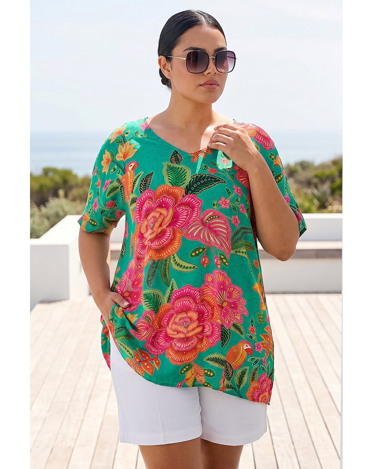Roman Curve Floral Print V-Neck Top
