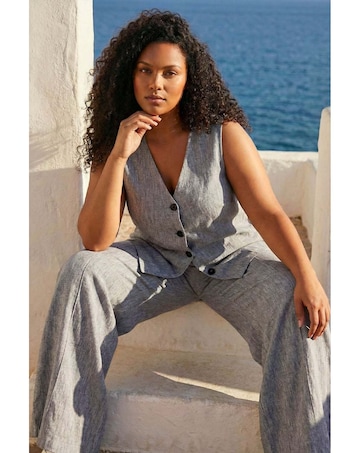 Roman Curve Buttoned Relaxed Waistcoat