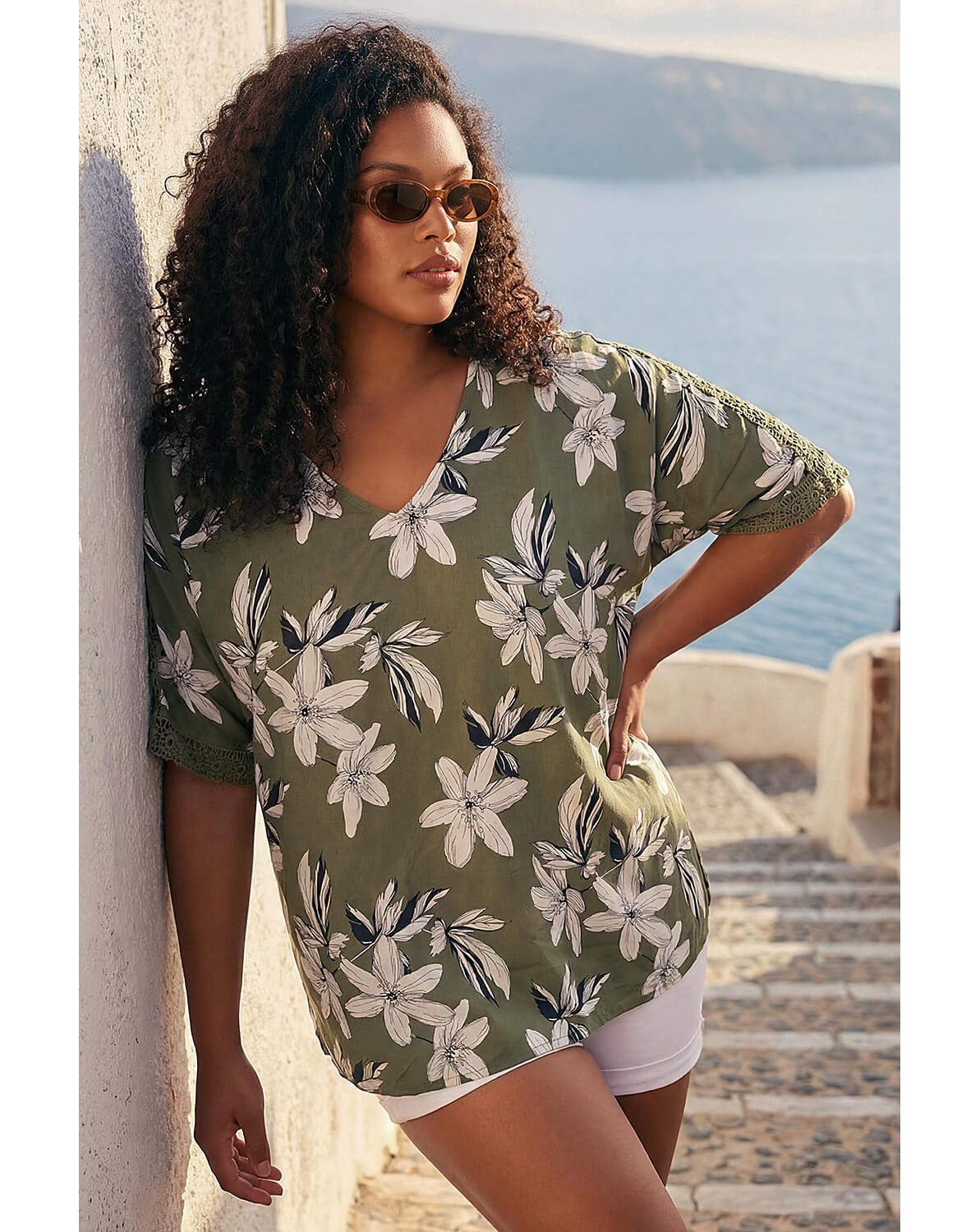 New In - Roman Curve Floral Print Crochet Top