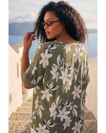 Roman Curve Floral Print Crochet Top