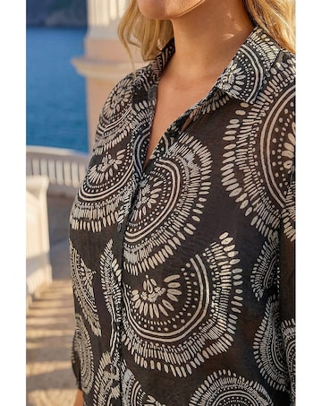 Roman Curve Abstract Print Woven Shirt