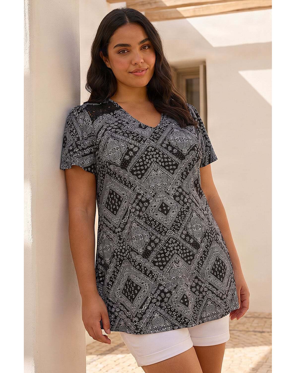 New In - Roman Curve Patchwork Print Lace Top