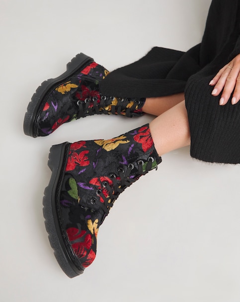 Heavenly Feet Floral Justina Boot E Fit - Black