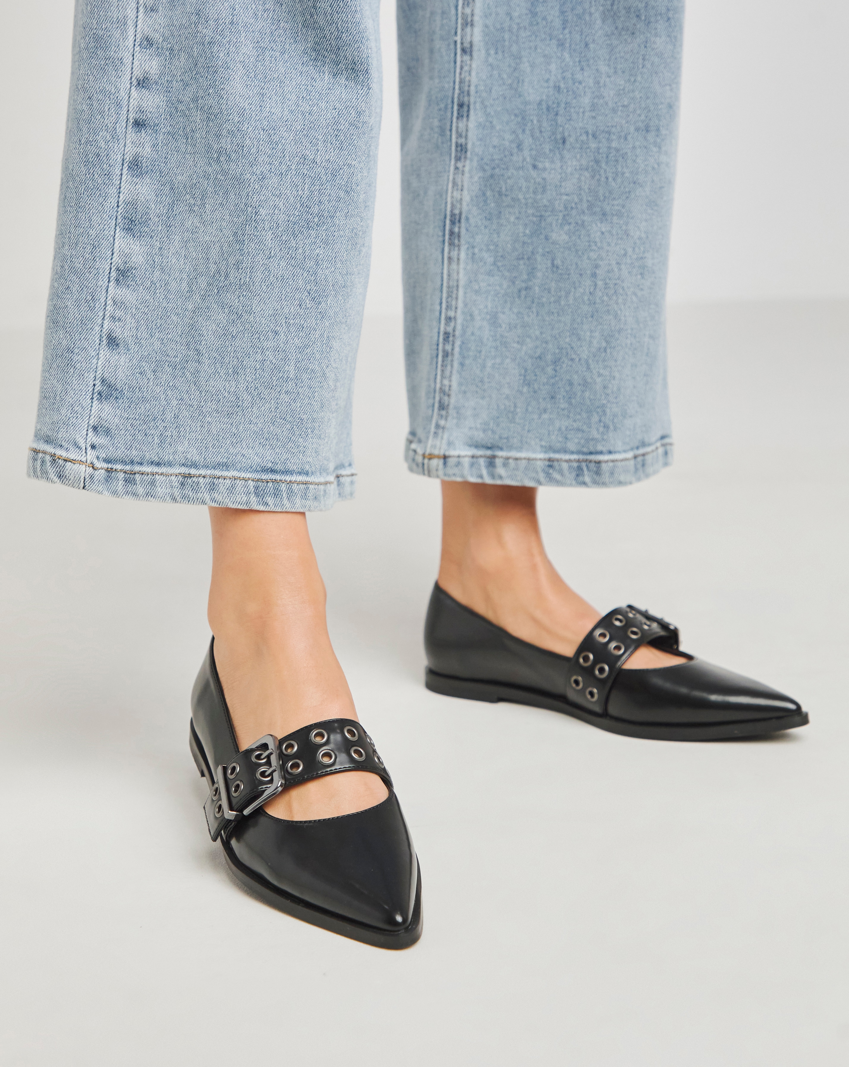 Hardware Mary Jane Pointy Flat Shoe Wide