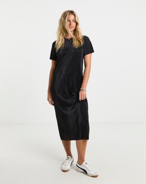 Simply Be - Women's Black Plisse Midi Dress - Size 28 - Black
