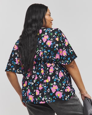 Animal Print Angel Sleeve Crinkle Top - Image 3