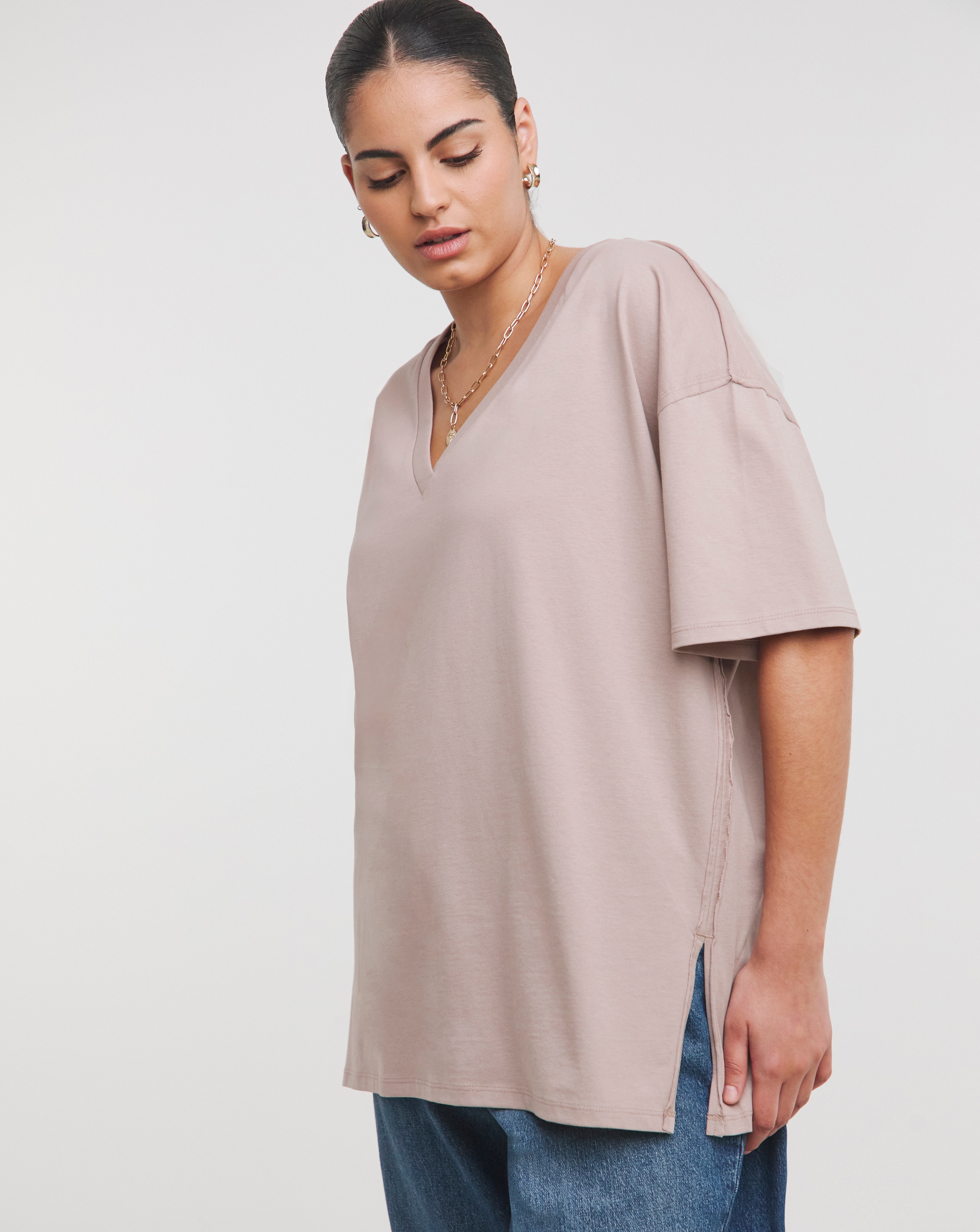 SBE Oversized Slouchy V Neck T-Shirt